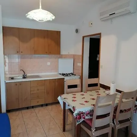 In Okrug Gornji With Sea View, Balcony, Air Conditioning, Wifi 5106-1 Apartment