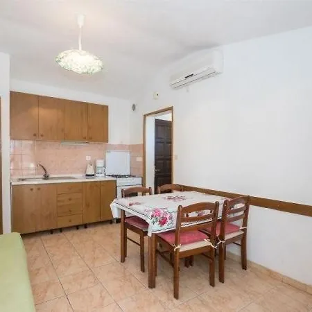 In Okrug Gornji With Sea View, Balcony, Air Conditioning, Wifi 5106-1 Trogir